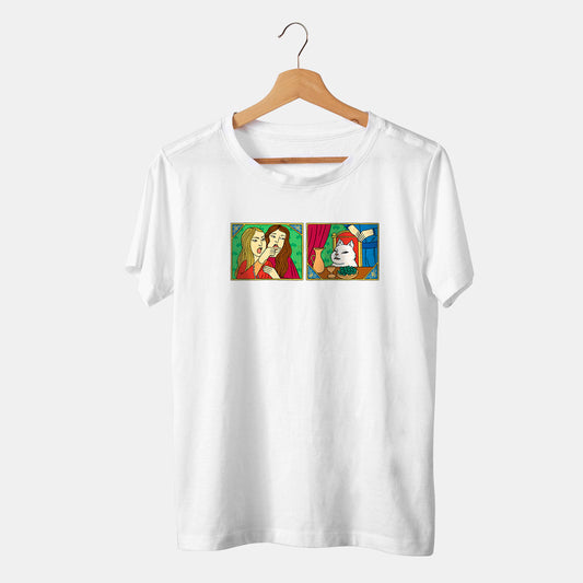 camiseta blanca con meme de gato y chica mesa con fondo blanco
