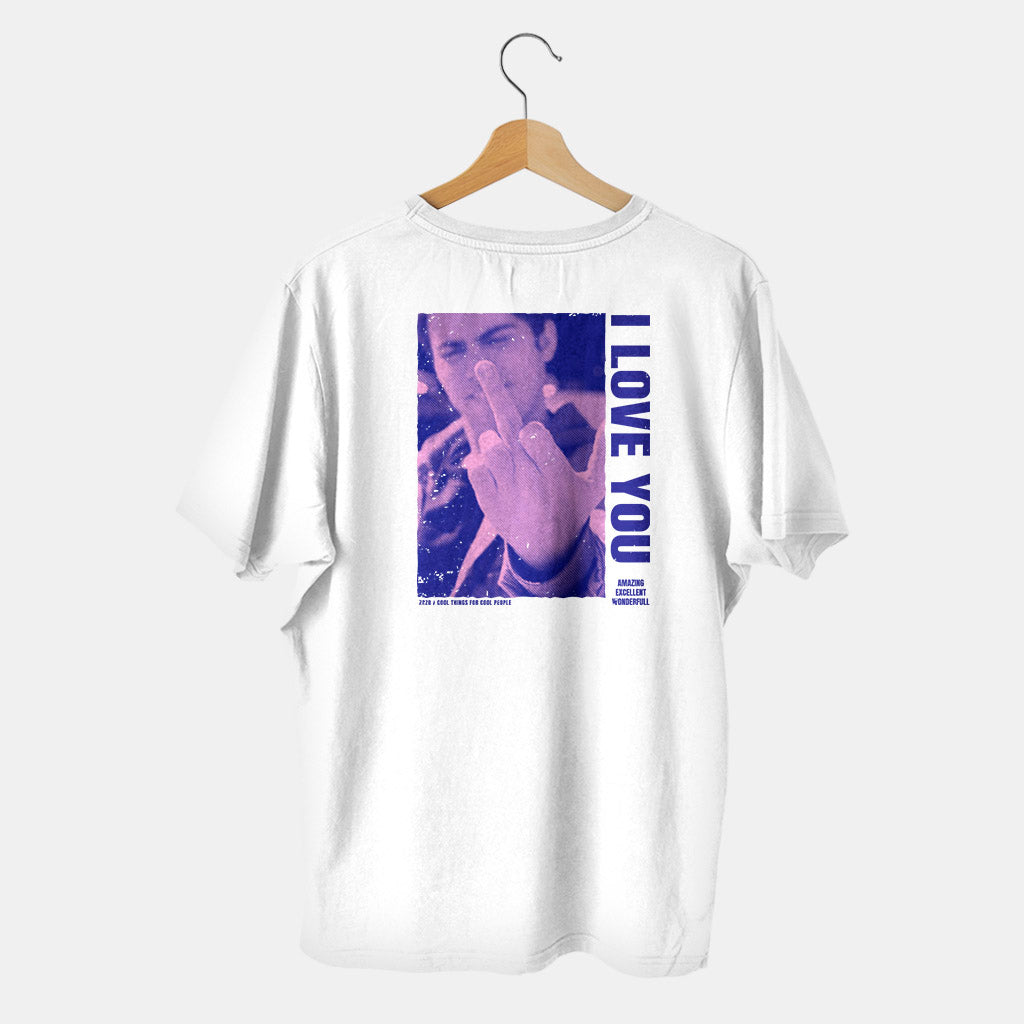 camiseta blanca i love you corte de manga con fondo blanco