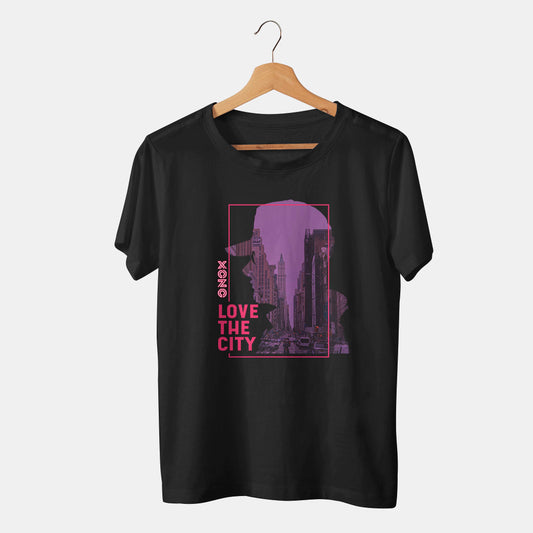 camiseta negra love the city ciudad gorra con fondo blanco