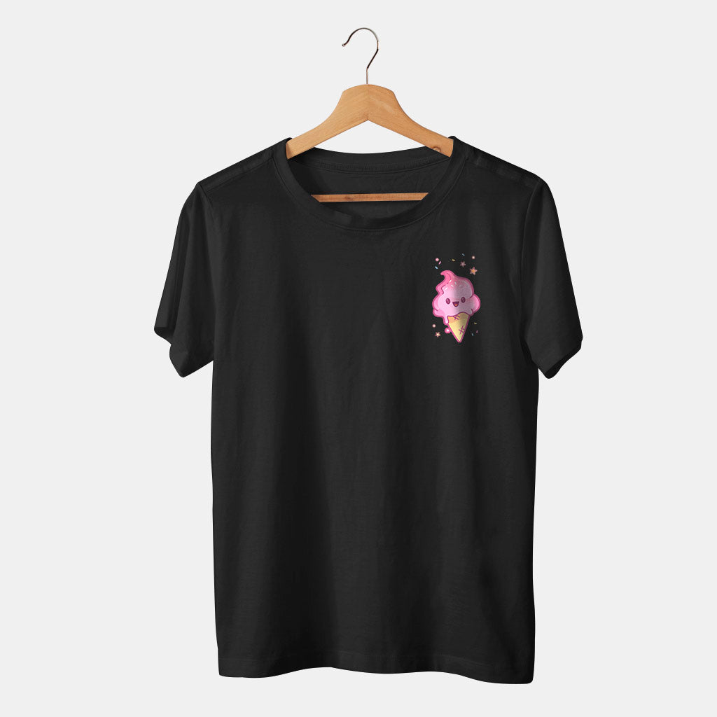 camiseta negra morada con helado feliz rosado en fondo blanco