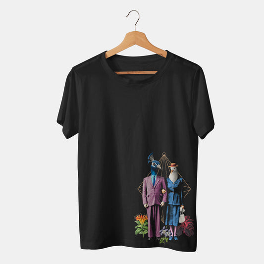 camiseta violeta de pareja y pájaro con fondo blanco