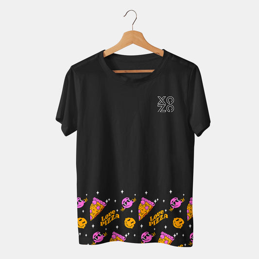 camiseta negra love pizza con fondo blanco 
