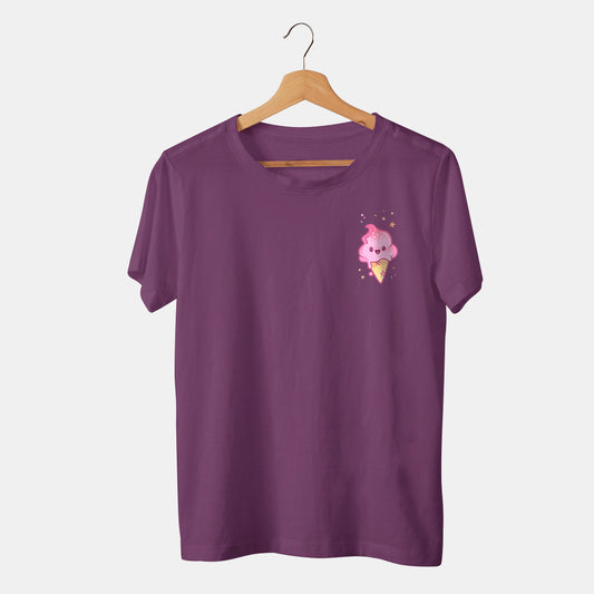 camiseta original morada con helado feliz rosado en fondo blanco